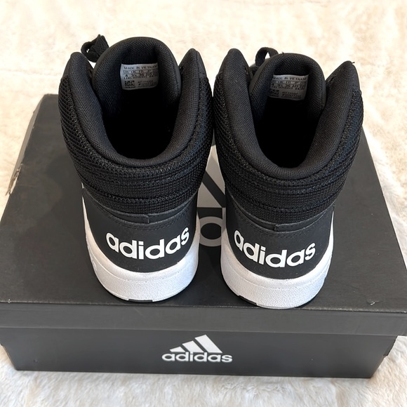 🏀 Adidas Hoops Mid 2.0 K Unisex Basketball Sneakers in Size 4 - Picture 3 of 8